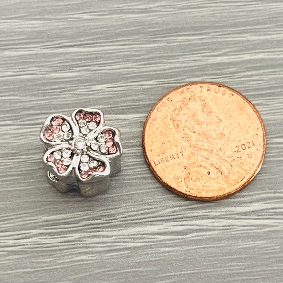 Paved crystal Silver plated flower bracelet charm - Picture 6 of 6